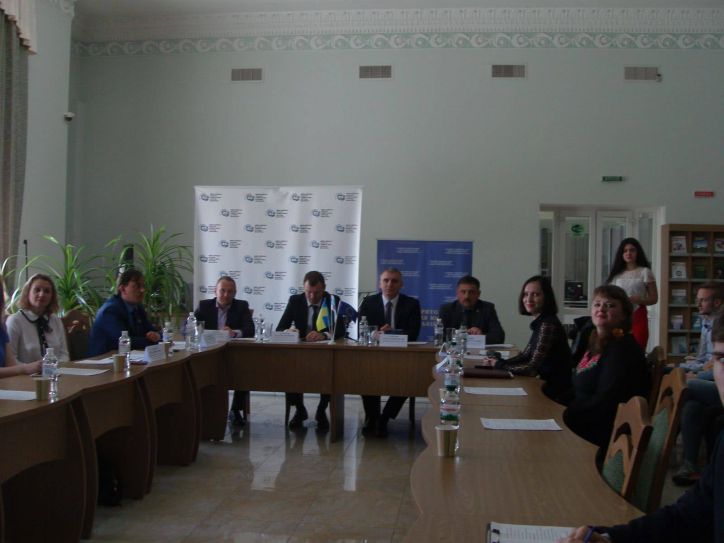 Начальник УДМС в Миколаївській області відповідав на питання телеглядачів