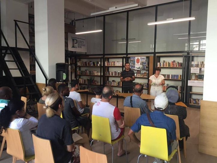 Презентація нових можливостей сучасної бібліотеки для біженців