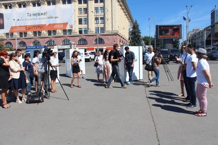 У Харкові відкрито фотовиставку, присвячену Міжнародному дню біженця