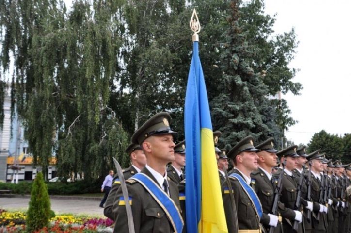 У Житомирі урочисто підняли Державний прапор України