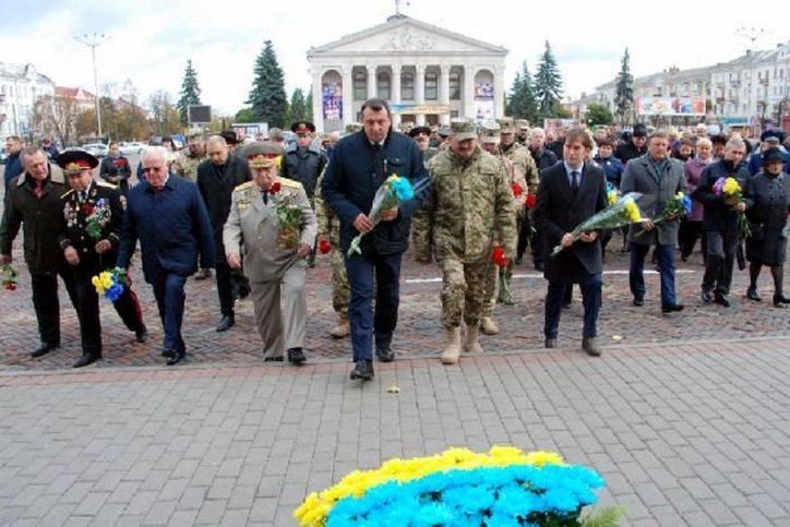 У День захисника України чернігівці вшанували всіх причетних до  боротьби за мир та безпеку українського народу