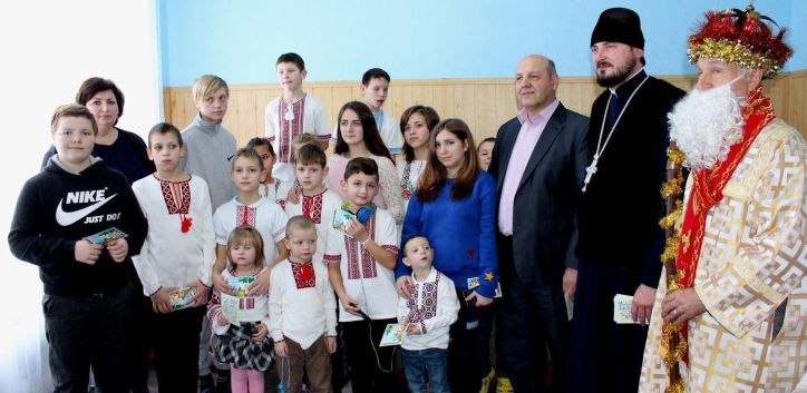 Міграційна служба Київщини привітала дітей з Днем святого Миколая