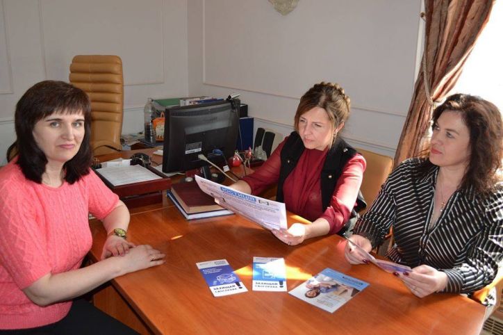 Начальник міграційної служби Рівненщини Лілія Драпчинська провела робочу зустріч із керівництвом Управління юстиції області