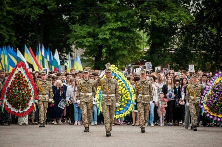 Представники міграційної служби Полтавщини вшанували пам'ять ветеранів війни