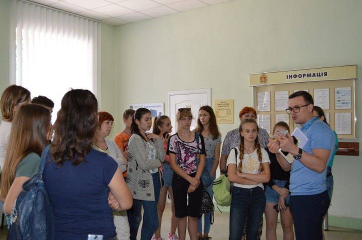 Школярі побували на екскурсії у міграційній службі Кіровоградської області
