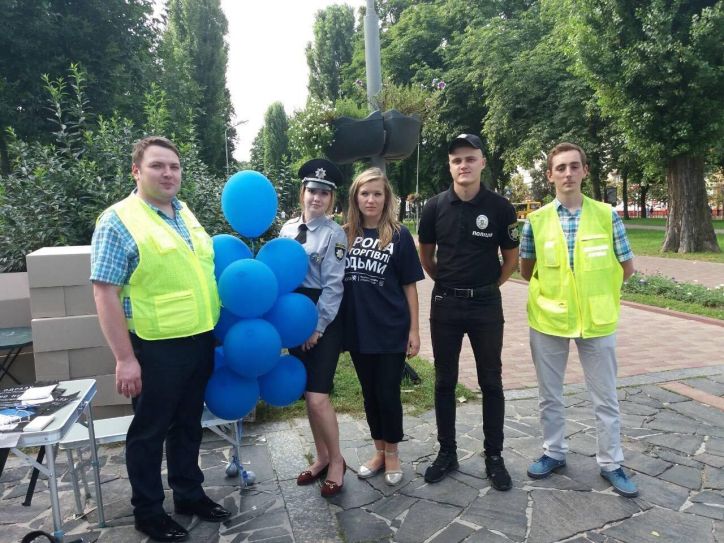 30 липня Чернігівські міграційники  провели на вулицях міста просвітницьку роботу щодо протидії торгівлі людьми