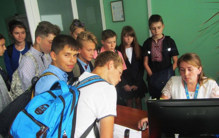 В територіальних підрозділах УДМС Хмельниччини відбувся «День відкритих дверей» для учнів 8-11 класів