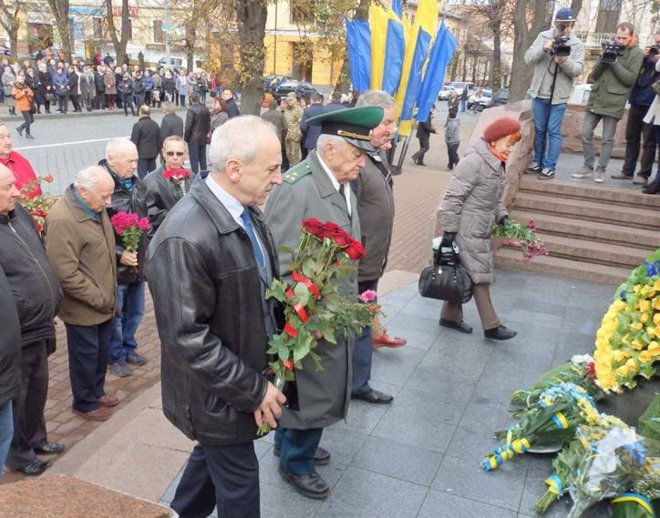 У Чернівцях вшанували  74-у річницю вигнання німецьких окупантів з України