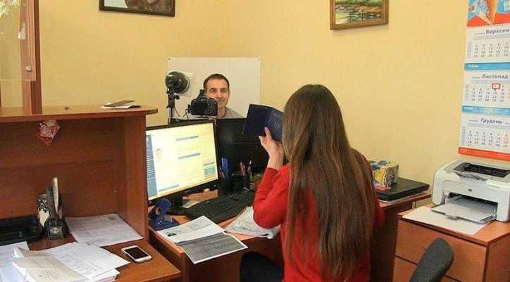У Богунському райвідділі Державної міграційної служби Житомирщини розповіли, як оформити ID-паспорт за бажанням