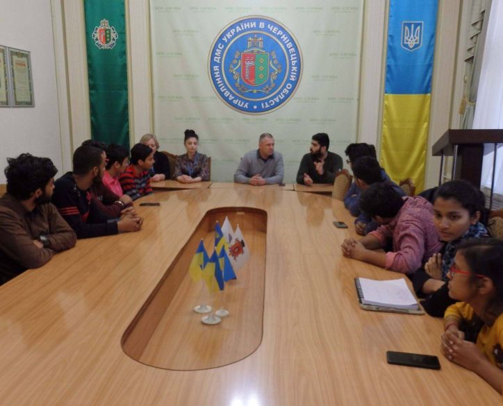 В Чернівцях іноземним студентам розповіли про правила перебування на території України
