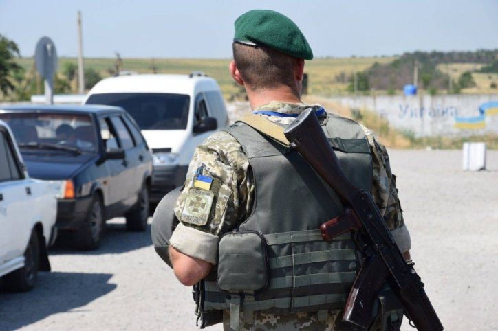 На Вінниччині зупинили водія із георгіївською стрічкою: чоловікові на три роки заборонили в’їзд в Україну