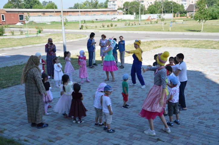 Міграційники Київщини подарували справжнє свято дітям шукачів захисту