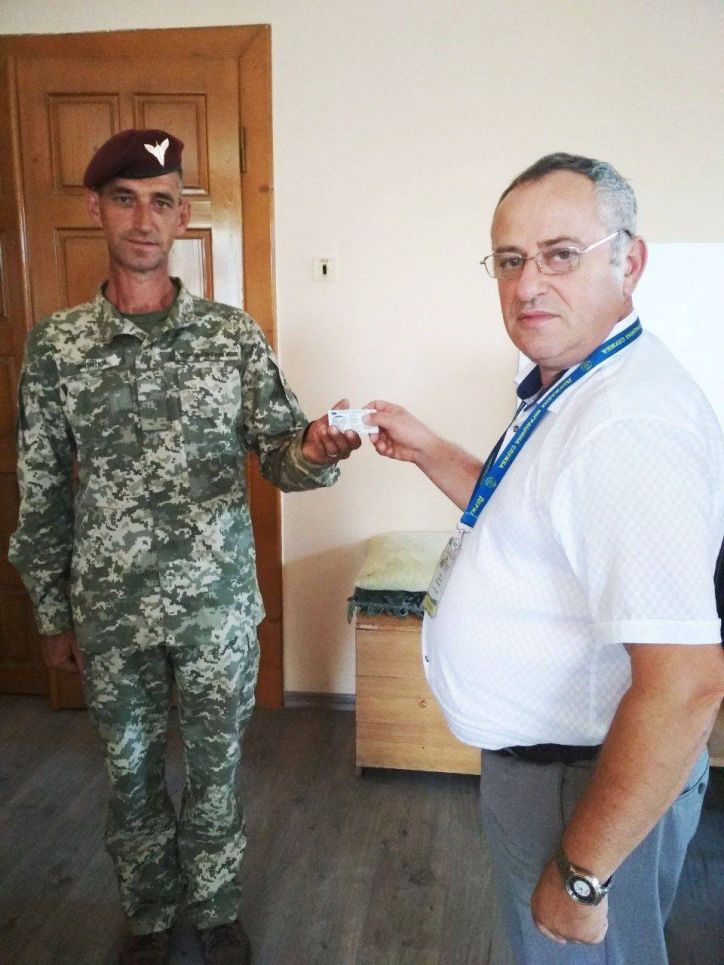 У Новоселиці ID-картку вручено ветерану бойових дій