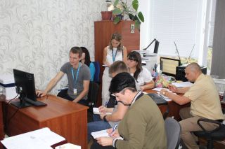 Черкаські міграційники опановують нову електронну систему