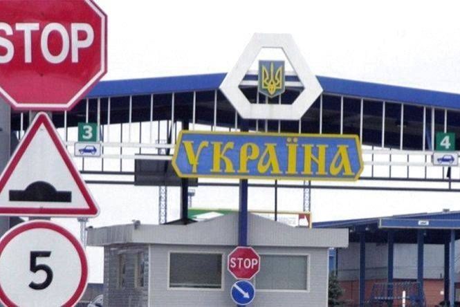 Херсонські міграційники заборонили в’їзд в Україну 26 особам