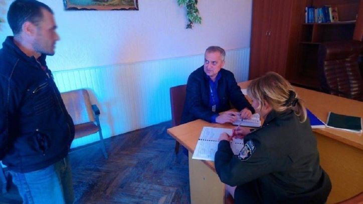 У Петрівській виправній колонії на Кіровоградщині консультували  засуджених щодо документування ID-картками