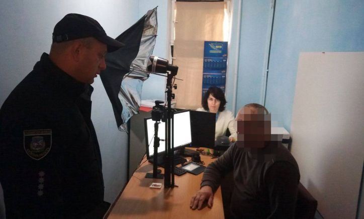 Неврегульованого мігранта з Рокитного примусово повернуть в Узбекистан