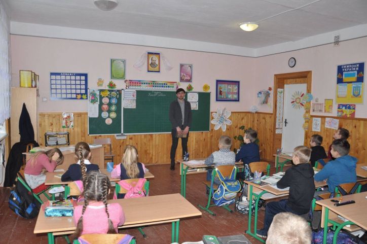 Фахівці Міграційної служби Івано-Франківщини проводять уроки з «Прав людини» для школярів середніх класів