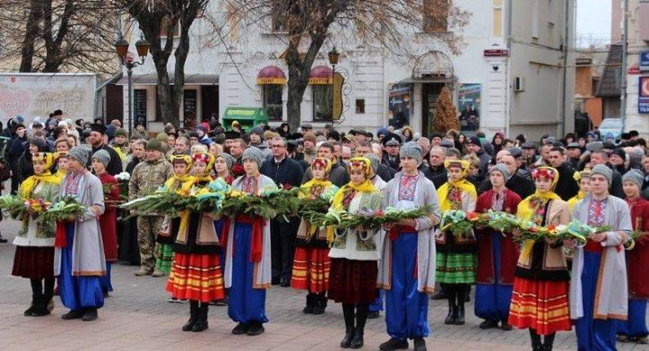 Сьогодні вся Україна відзначає одне з найважливіших державних свят - День соборності України!