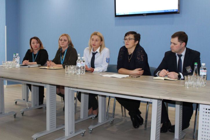 Міграційники Київщини пояснили працівникам ЦНАП суть експериментального проекту безпаперових квитанцій «Check»