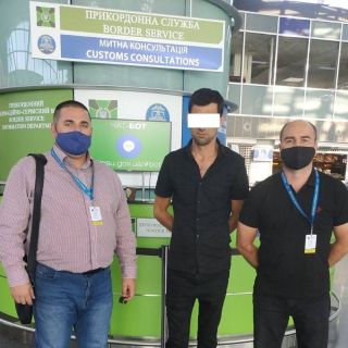Видворено неврегульованого мігранта з Азербайджану