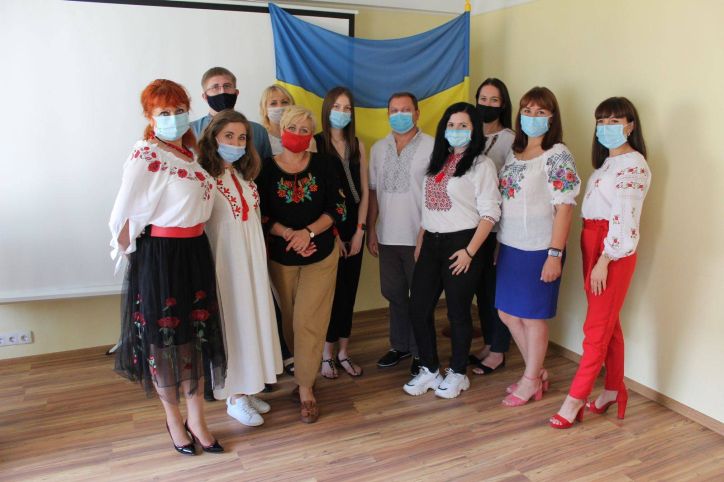 У Міграційній службі Київщини іноземців знайомили з державними святами