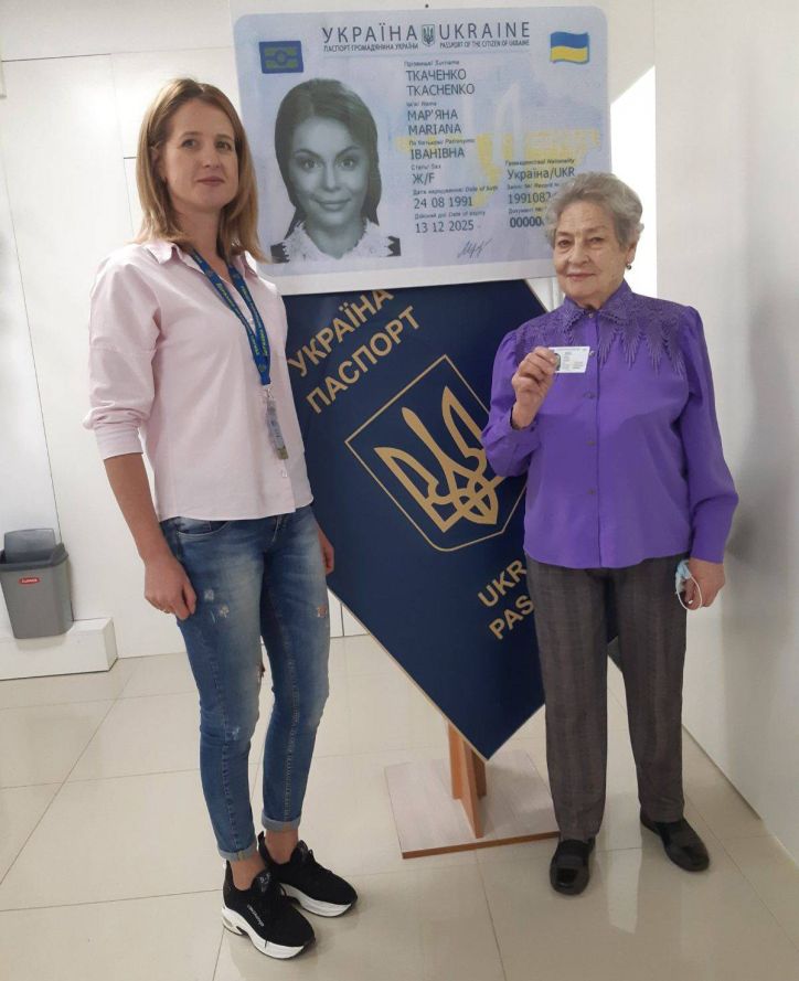 90-річна львів’янка отримала ID-паспорт
