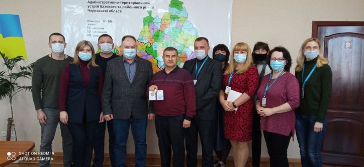 Чорнобильця-міграційника нагородили відомчою відзнакою МВС
