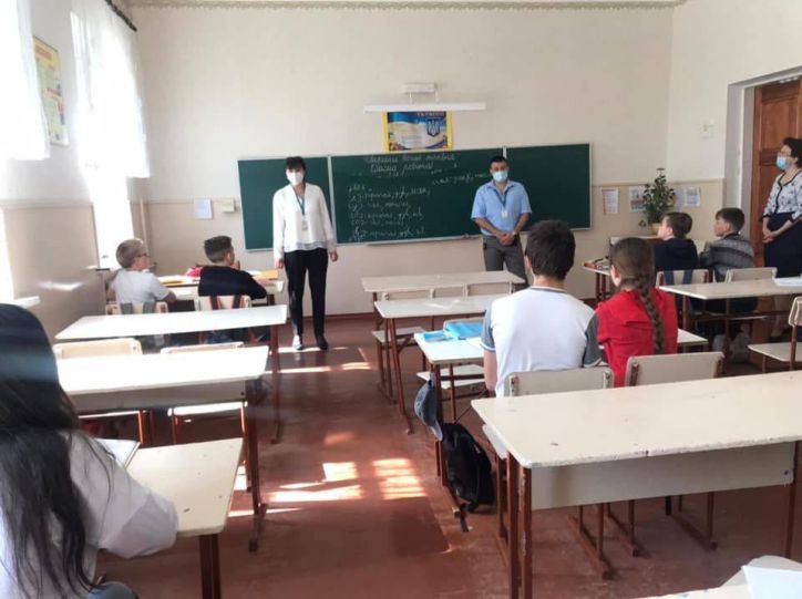 Керівники Ізмаїльської міграційної служби провели бесіди з школярами