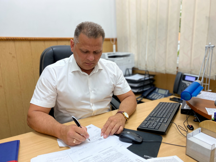 Участь першого заступника керівника міграційної служби Тернопільської області у процесі прийому заяв-анкет на оформлення адміністративних послуг ДМС