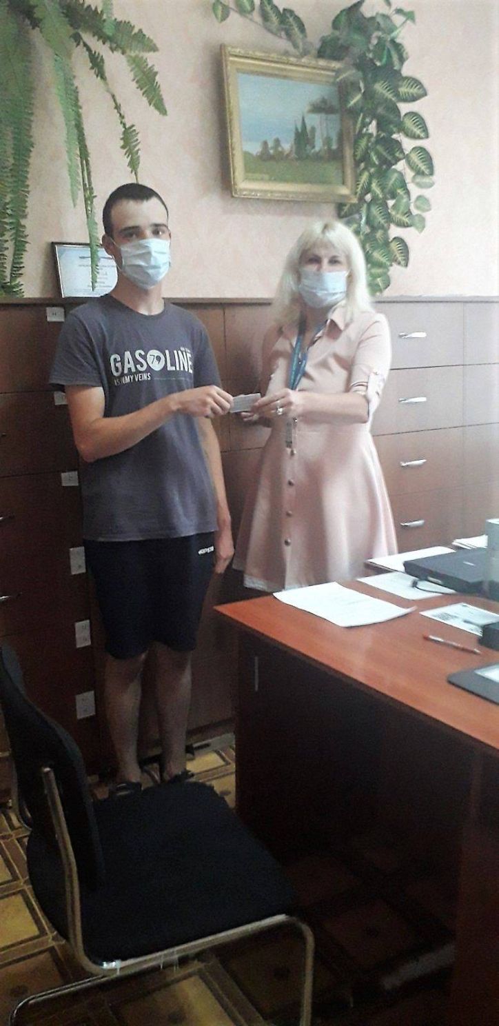 Паспорт потрібен скрізь і всюди