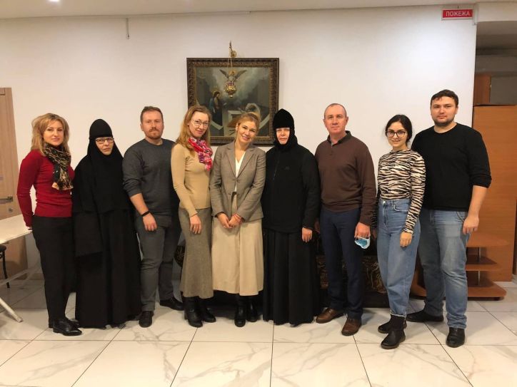 Міграційна служба разом з ГО «Десяте квітня» завітали до Дому милосердя при Свято-Архангело-Михайлівському жіночому монастирі