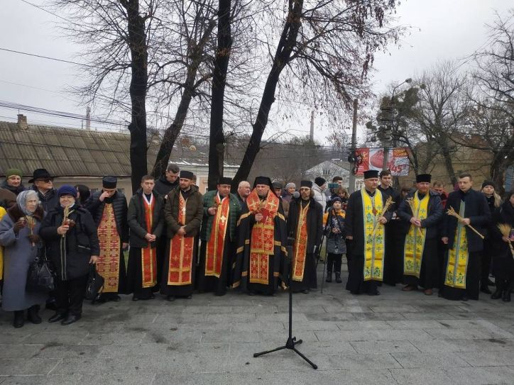 В Чернівцях вшанували загиблих від Голодомору українців