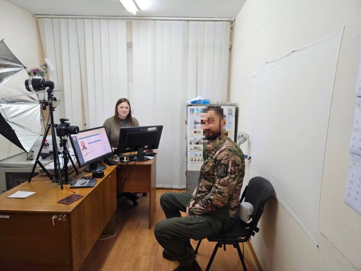 Міграційники Одещини продовжують документувати військових