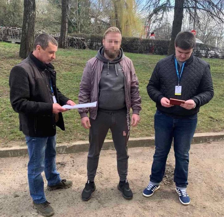 Буковинські міграційники примусово повернуть трьох  громадян Молдови та росіянина