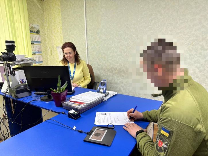 У Малиновський відділ звернувся військовий з метою оформлення ID-картки