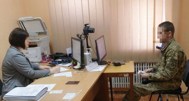 Українські воїни оформили нові паспортні документи під час реабілітації у Сумах
