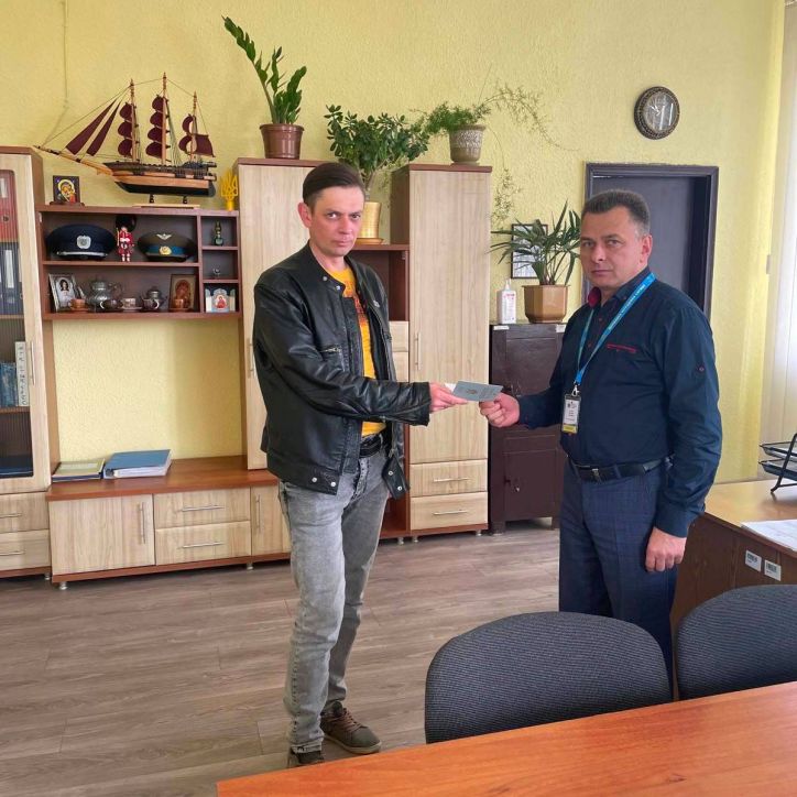У Кельменцях видали посвідчення особи без громадянства для виїзду за кордон