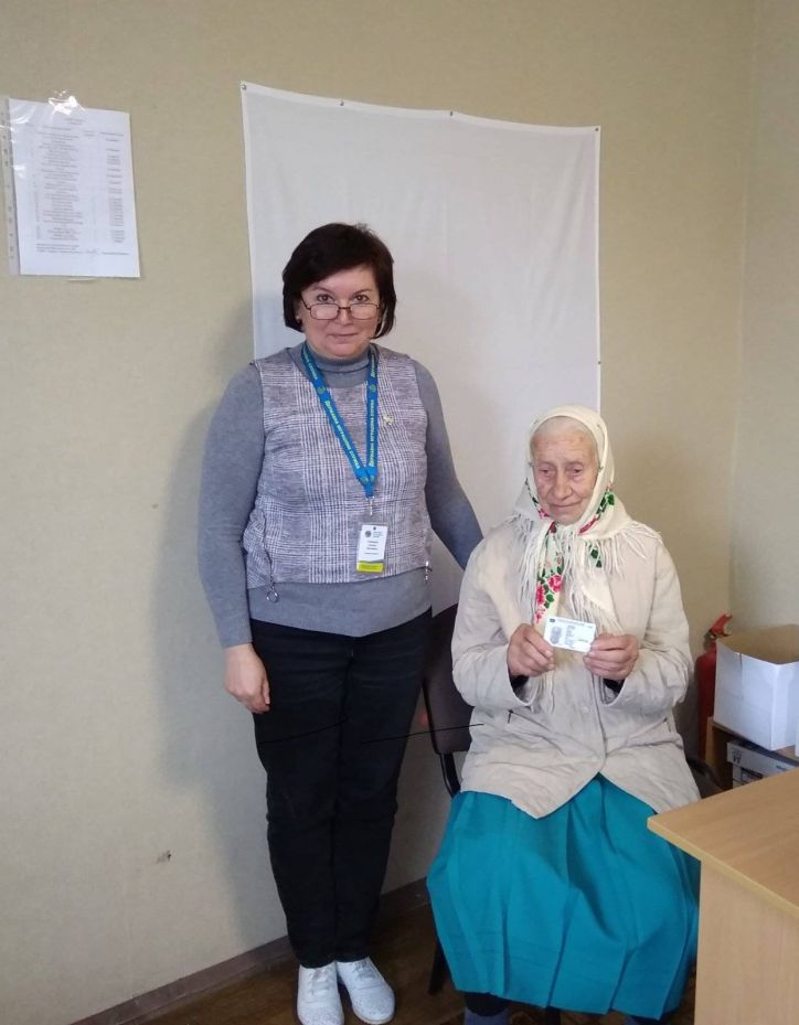 На Київщині 91-річна жінка отримала сучасну ID-картку