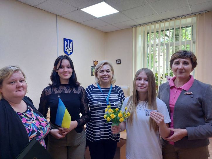 Міграційники Харківщини документують дітей з важкою долею
