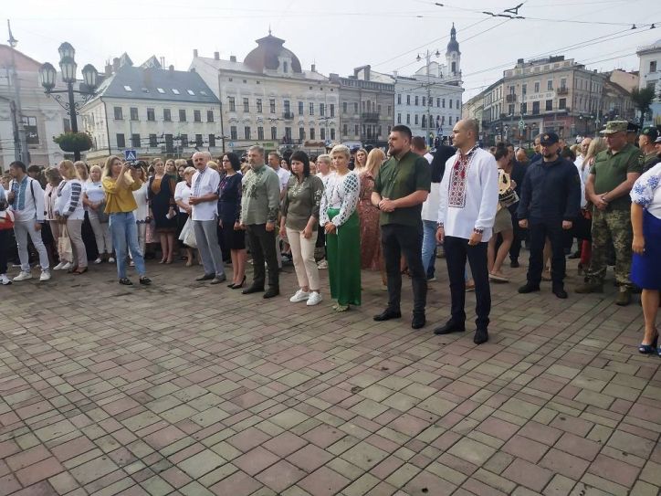 Головний буковинський міграційник взяв участь у церемонії відзначення Дня Незалежності в Чернівцях