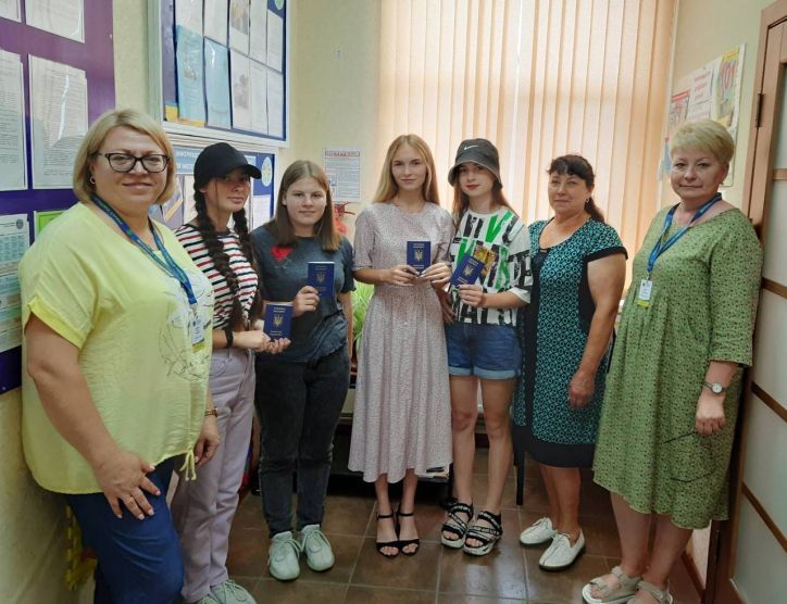 На Харківщині оформили паспортні документи вихованцям трьох дитячих будинків сімейного типу