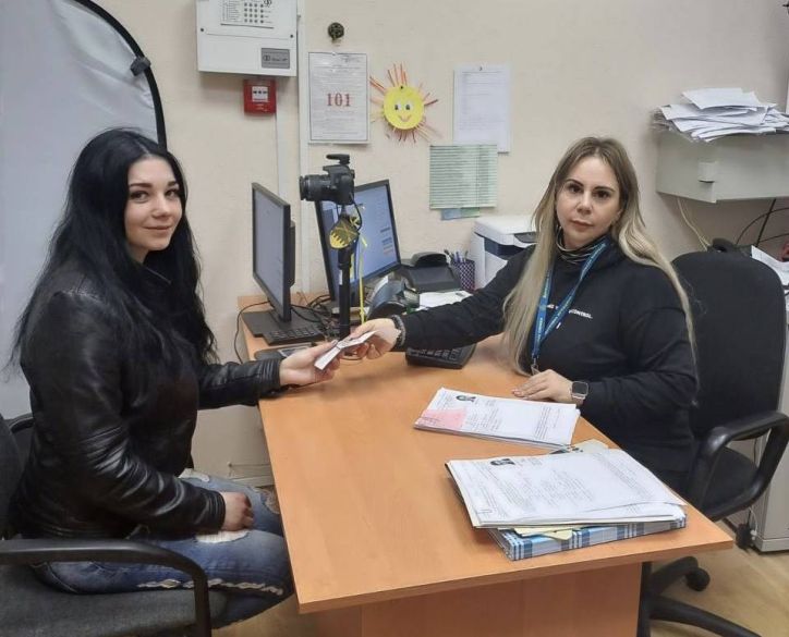 На Харківщині оформили перший паспорт у 25 років