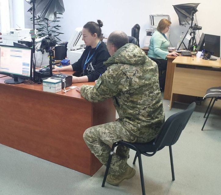 У Києві  оперативно відновлюють документи захисникам України