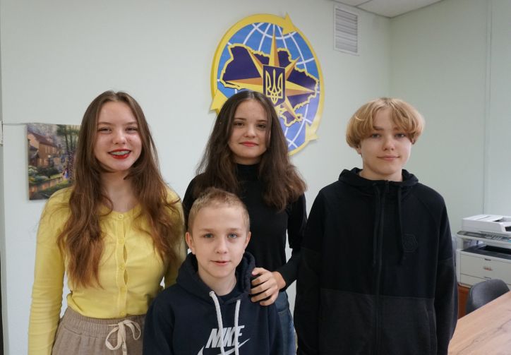У Тернополі четверо дітей із багатодітної сім'ї в один день оформили закордонні паспорти