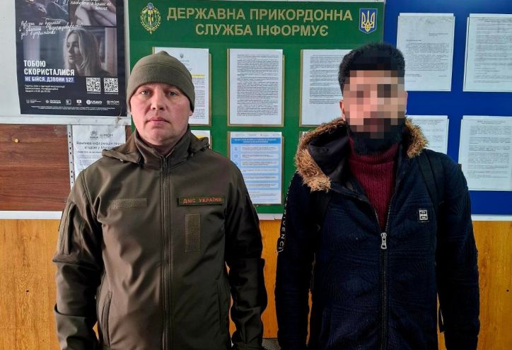 У Тернополі видворили іноземця, який намагався незаконно легалізуватись в Україні через службу у війську
