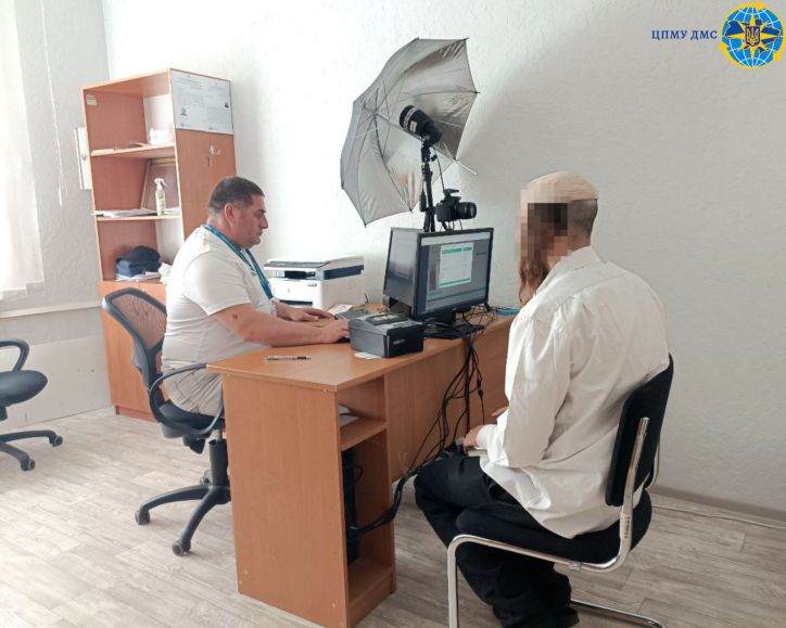 Двох громадян Ізраїлю примусово відправляють додому за перевищення дозволеного строку перебування в Україні