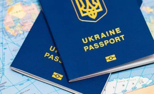 Міграційна служба Полтавщини роз'яснює: як забрати замовлені документи у підрозділі міграційної служби, перебуваючи закордоном