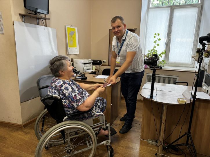 Безбарʼєрне оформлення та отримання посвідки на постійне проживання