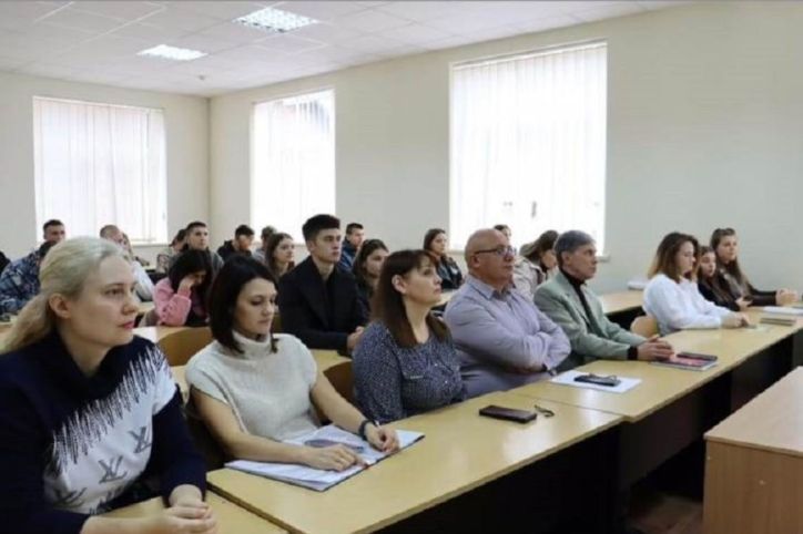 У Буковинському університеті говорили про роботу міграційної служби